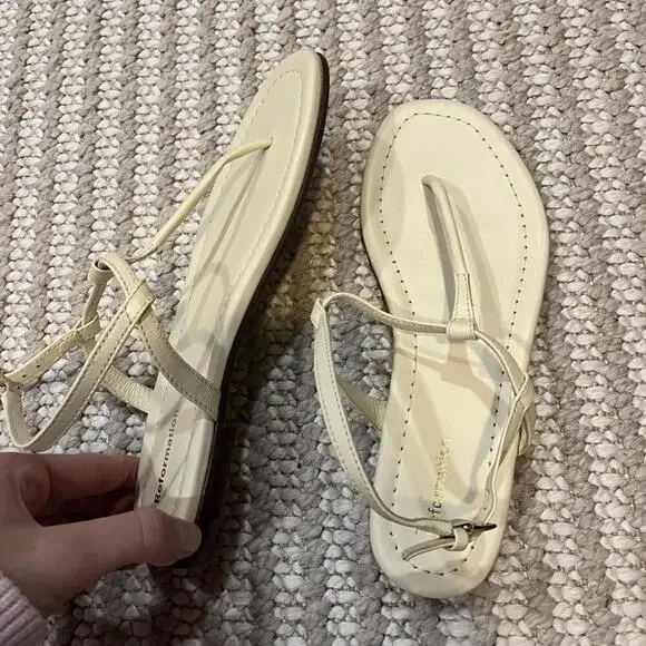 SOLD Reformation Thea Tstrap Sandal - Picture 5 of 7